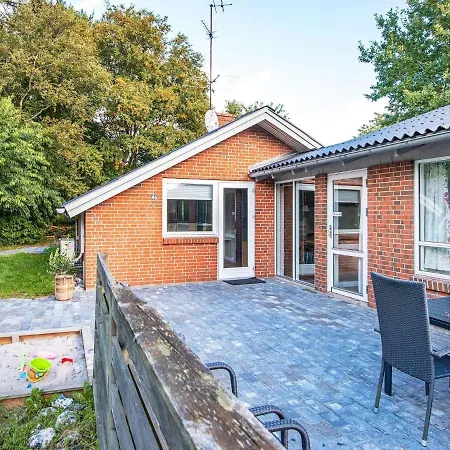 10 Person In Glesborg-by Traum Fjellerup Strand